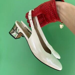 Vintage Salvatore Ferragamo ivory pearly White patent Leather Slingback Heels